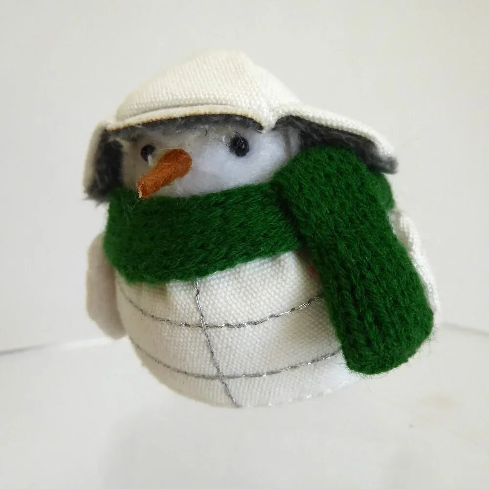 NEW 4” TARGET WONDERSHOP FEATHERLY FRIENDS BIRD WHITE JACKET SCARF ORNAMENT